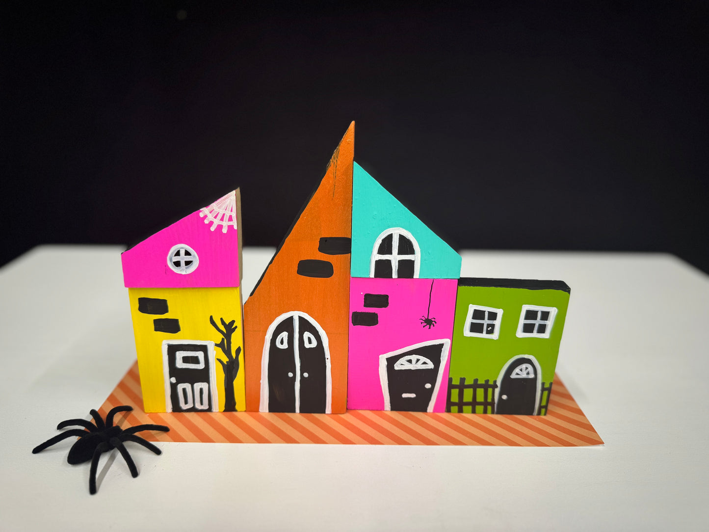 Spookyville: DIY Haunted Houses & More | Shelton, Levine, Lamplighter | October 24