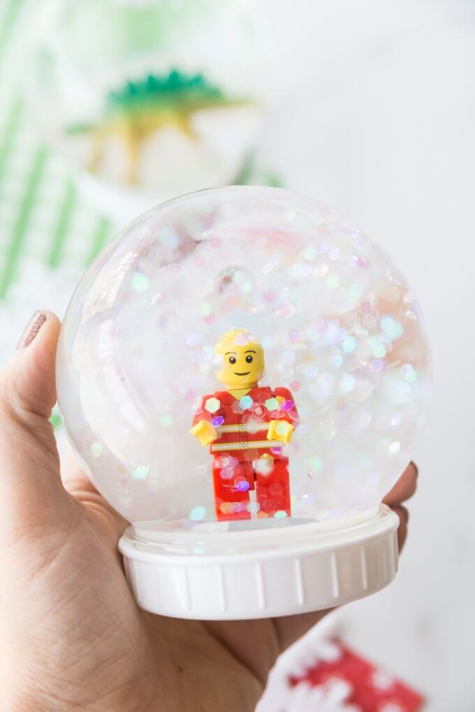 Snazzy Snow Globes